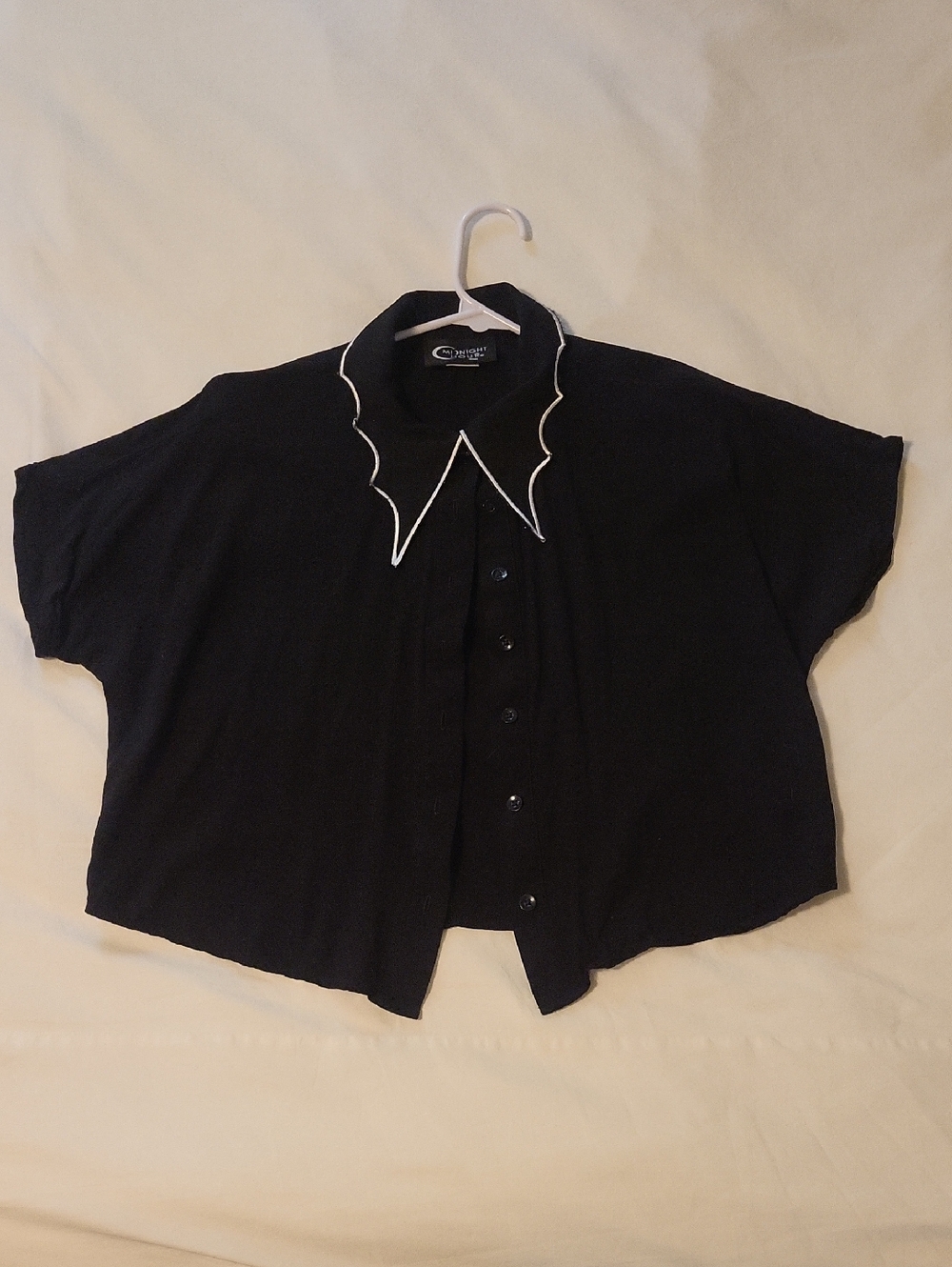 Crescent Collection Black Cropped Button-Up Top with Contrast Trim